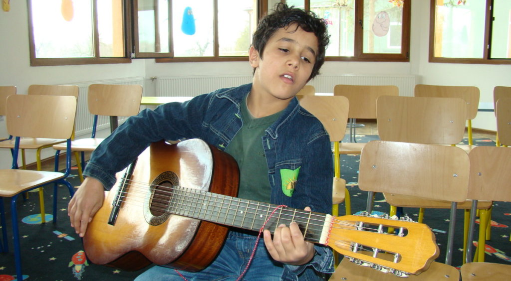 Help children at risk develop their talents.