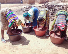 Producing the karite (shea) oil in villages