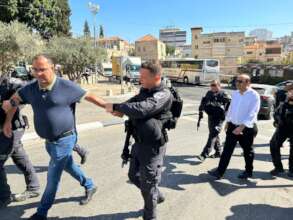 Police detain Arab political leaders. Photo:Arab48