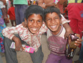 Support for food & Toys to 25 Slum Children