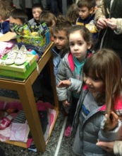 Getting gifts after sharing creative workshops