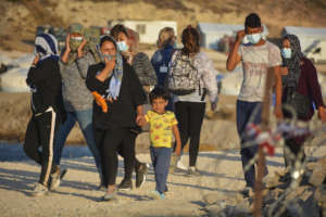 REFUGEES FAMILIES STILL ACHIEVE TO ENTER GREECE