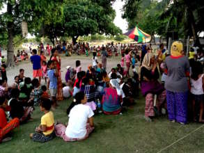 The crowd of people waiting for medical services