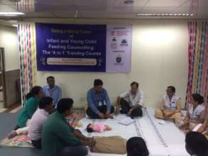 Conducting a group session on positioning the baby