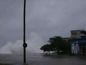 Guantanamo rising seas