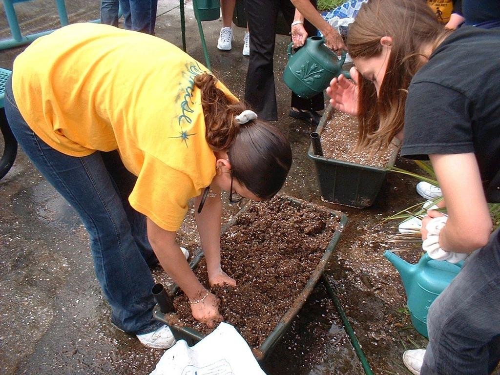 Connect young people fighting hunger