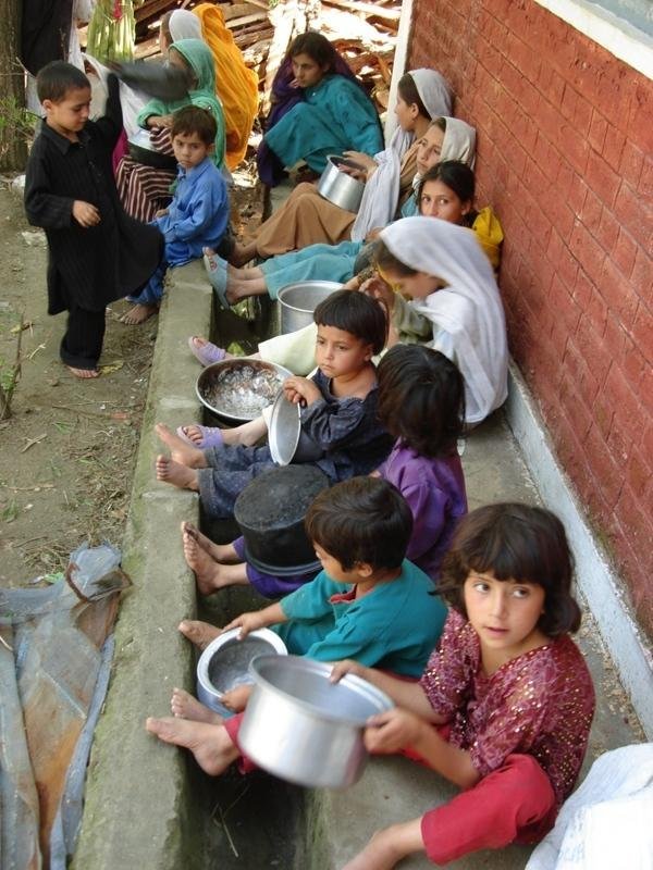 Helping 6,000 Displaced Pakistan Families