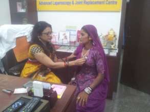 Visiting doctor to obtain diagnosis and treatment