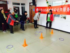 Old people playing ring