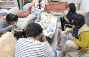 Knitting course at Jonah House