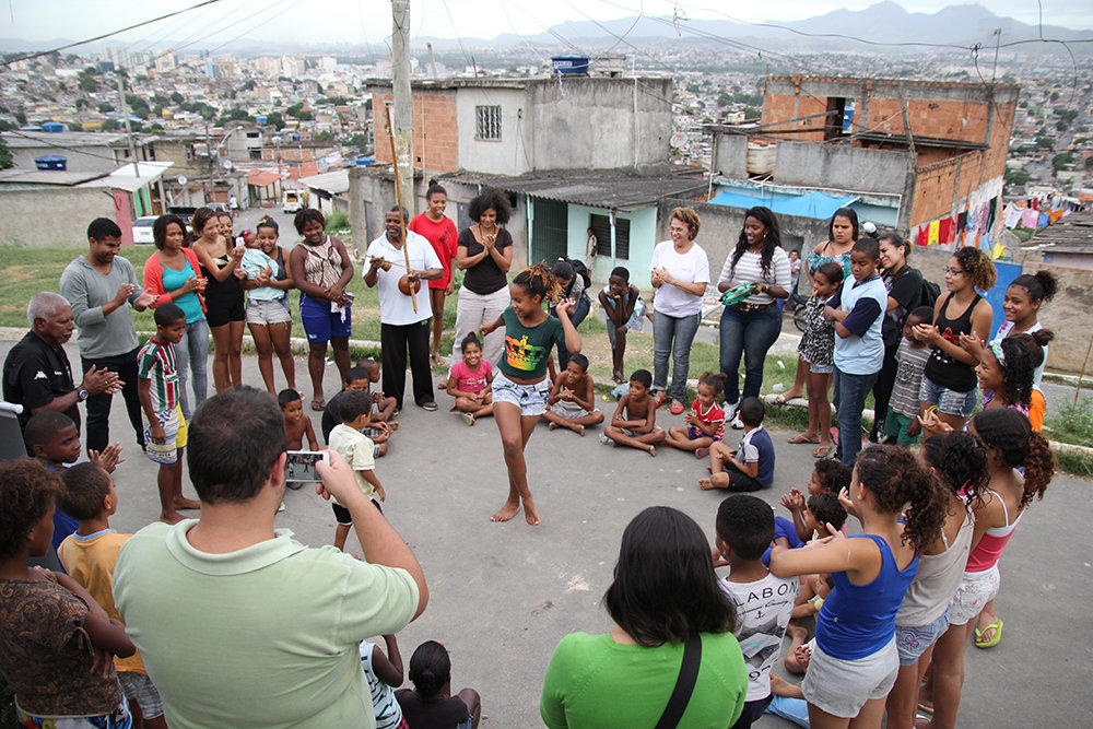 Reducing violence in a Rio favela using football