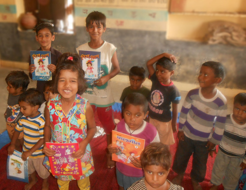 Give Education Materials To School Child in India