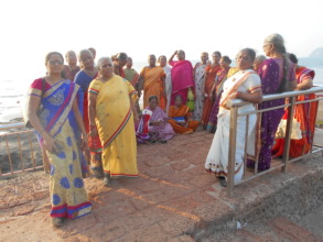 Picnic - Group of senior citizens at beach
