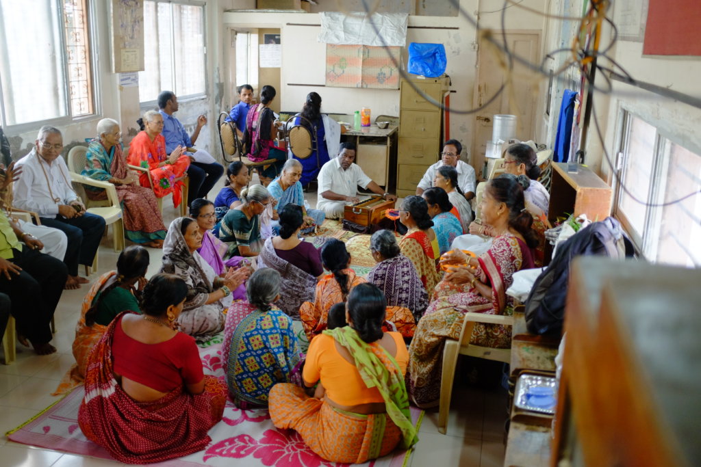 Support  Senior Citizen Day Care Centres in Mumbai