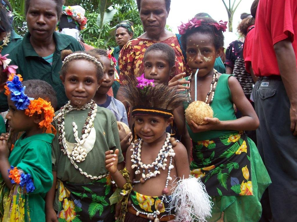 Papua New Guinea Children in traditional Welcome a