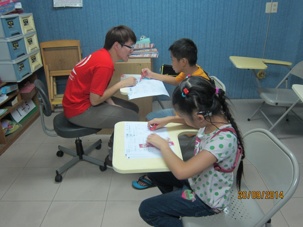 Tutoring program for 15 hard of hearing students