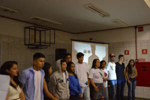 Students show Documentary/Apresentam Documentario