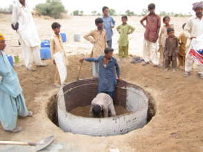 Start of a new water well in Thar.