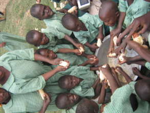 children shucking maize