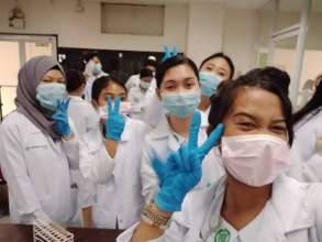 Student Nurses in the Lab