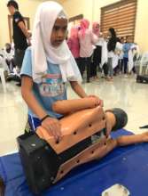 5th grade mini-nurse learns first aid rescue