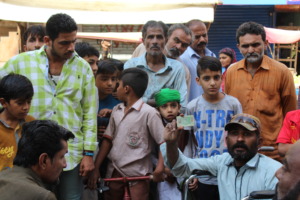 Imran explains SCNIC process at a Baithak