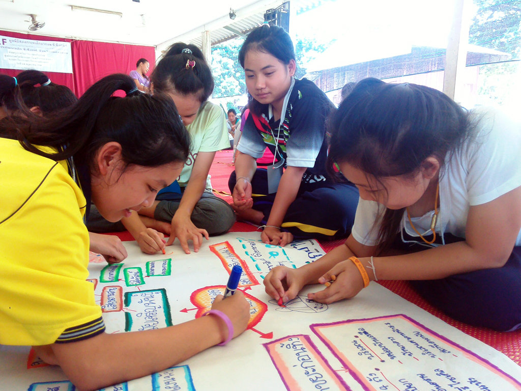400 Youths Combat Teen Pregnancy in Thailand