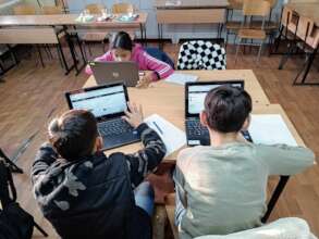 Students using Khan Academy in Math class