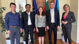 Khan Academy's Sandeep Bapna meeting Sofia Mayor