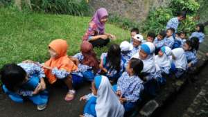 Ms. Heti with her Pre-school students