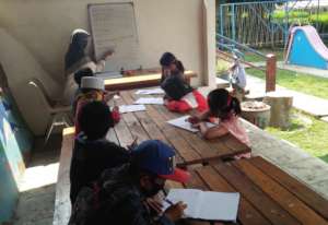 Outdoor tutoring class