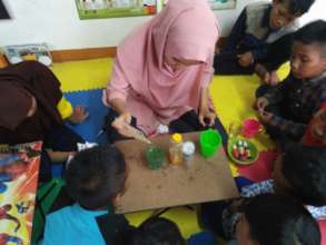 Miss Agnes giving an example in one experiment
