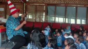 Paman Ganjar with his funny hat