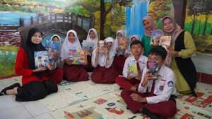 Box of Books at SDN Bakom, Cipanas