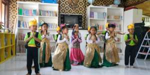 Welcome dance by Pre-school students