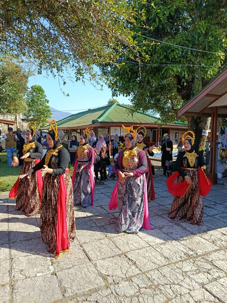 A Beautiful Mapag Panganten Performance