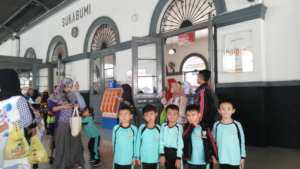 In front of Sukabumi's station