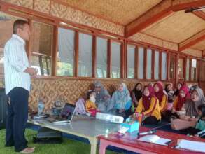 Mr. Samsul explaining about a child development