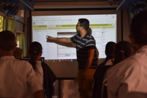 Teaching how to make mobile apps