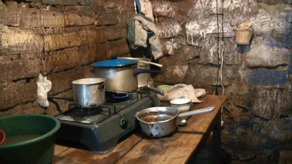 Estufas for Displaced families