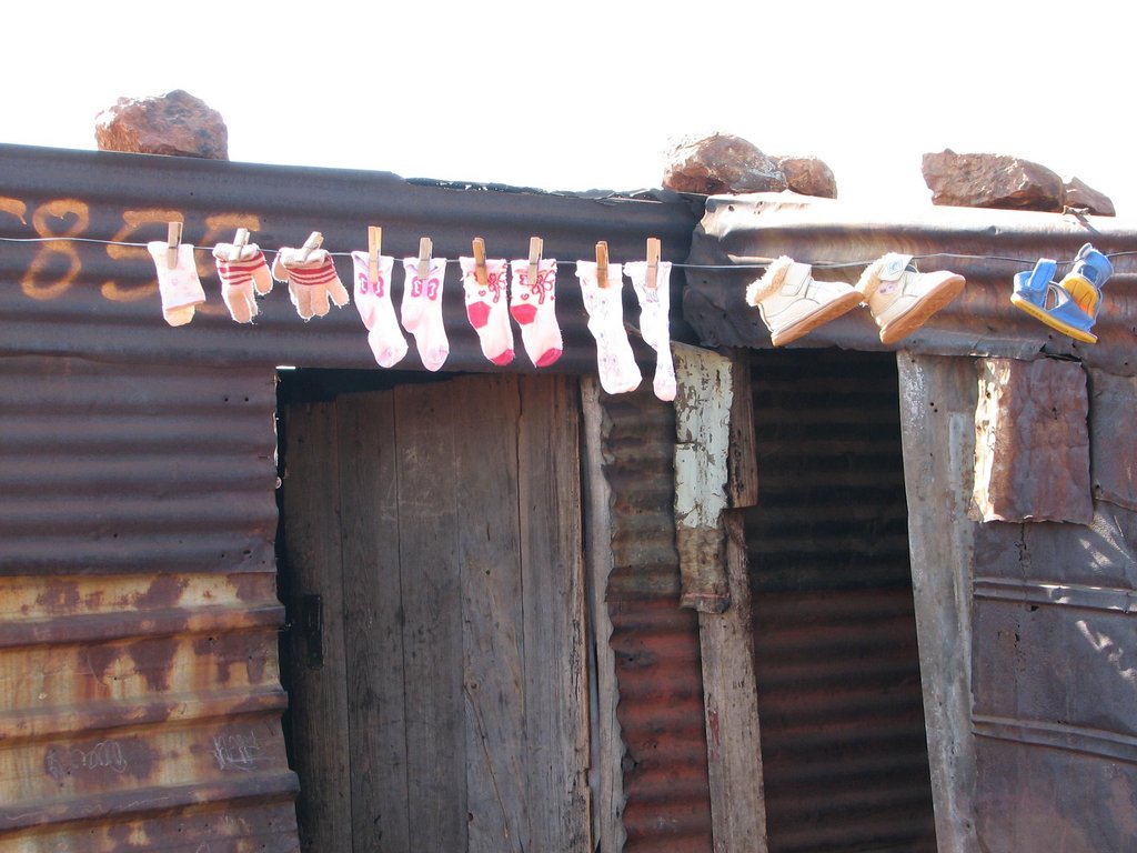 Help HIV/AIDS patients receive treatment
