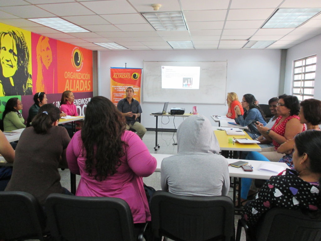 Help 900 women to beat poverty through technology