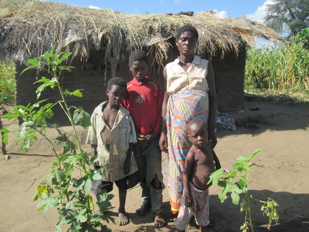 Feed 500 orphan-keeping families in Malawi