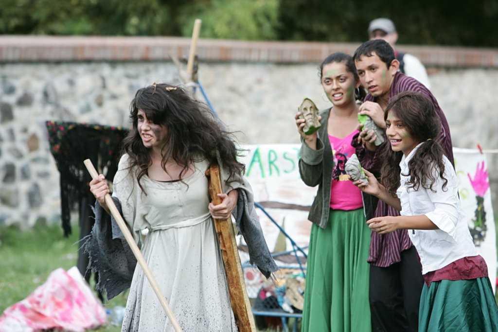 Provide Education for Talented Roma Children