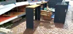 the university booth toppled over by strong winds