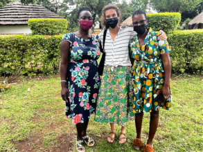 Anna in Uganda with hosts Victoria and Emma