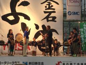 Picture 3: Reading the letter on the stage