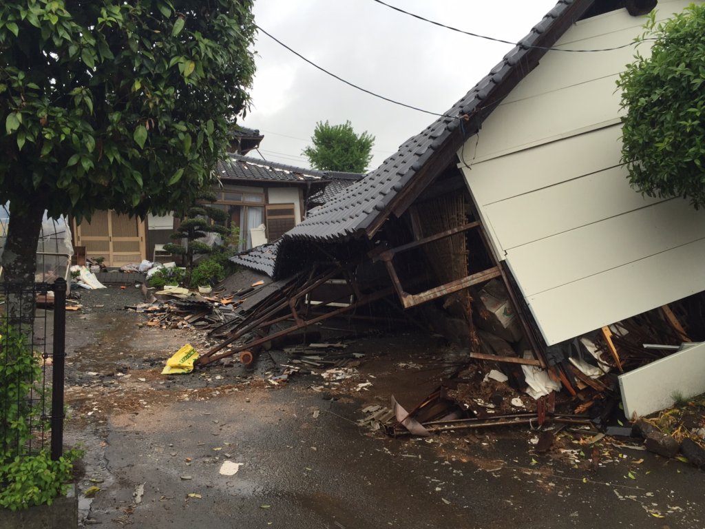 Helping Disaster-stricken Kumamoto by Kitchen Cars