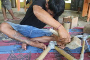 Our local artisan securing frame with niimble toes