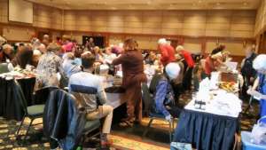 100 volunteers at workshop